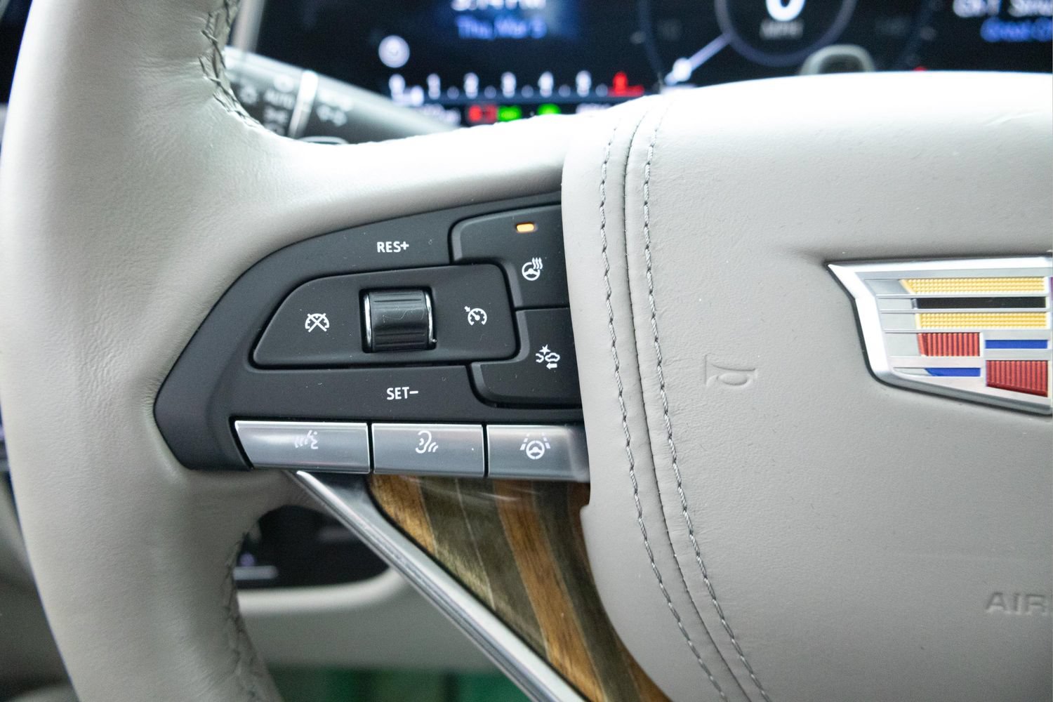 Used 2024 Cadillac Escalade ESV Sport Platinum w/ Heavy-Duty Trailer Package AWD/4WD image 21