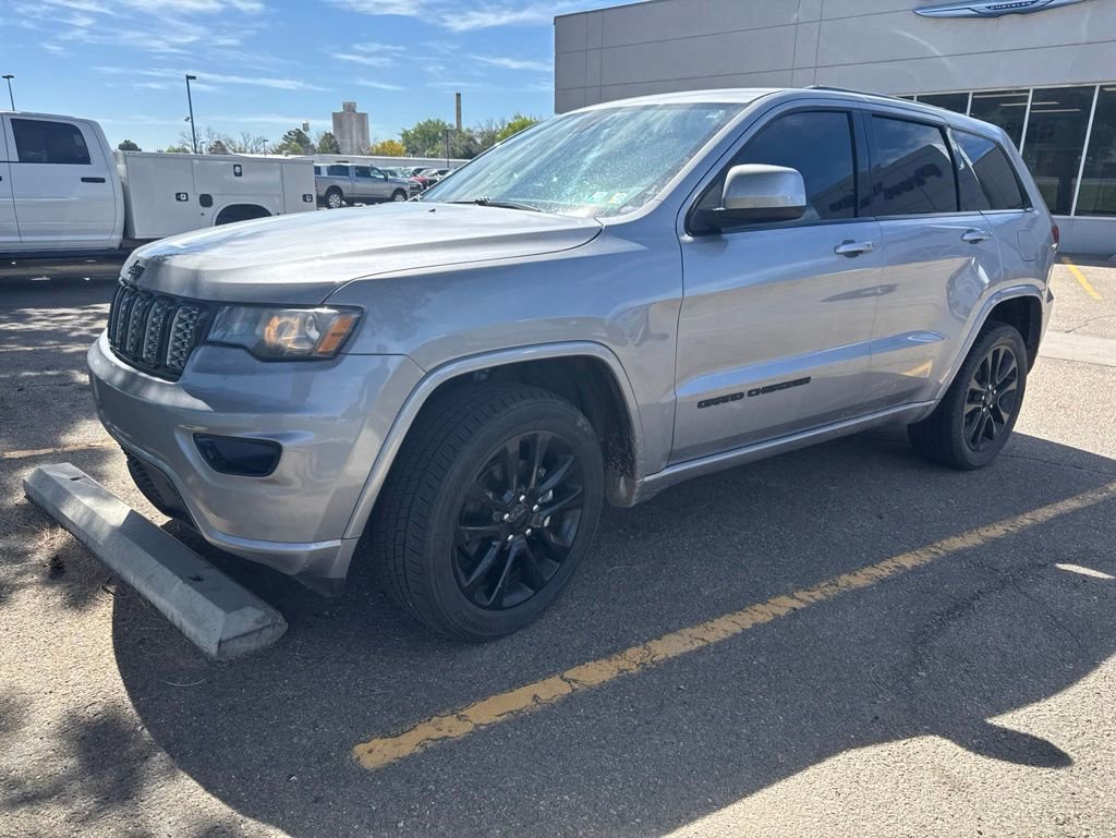 Used 2018 Jeep Grand Cherokee Altitude AWD/4WD image 1