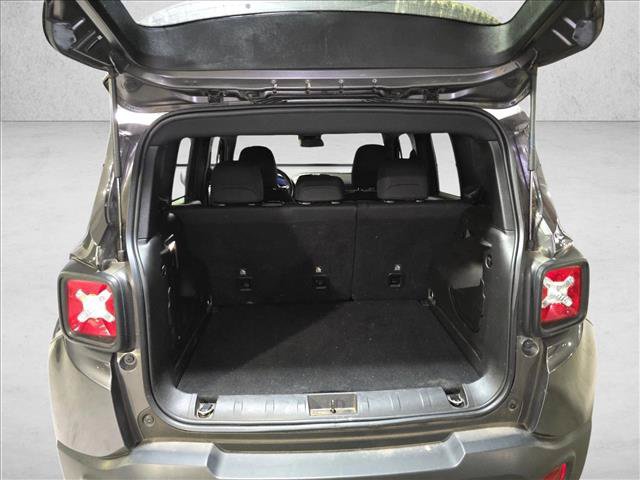 Used 2021 Jeep Renegade Latitude AWD/4WD image 12