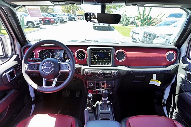 Used 2023 Jeep Wrangler Unlimited Rubicon 4xe AWD/4WD image 31