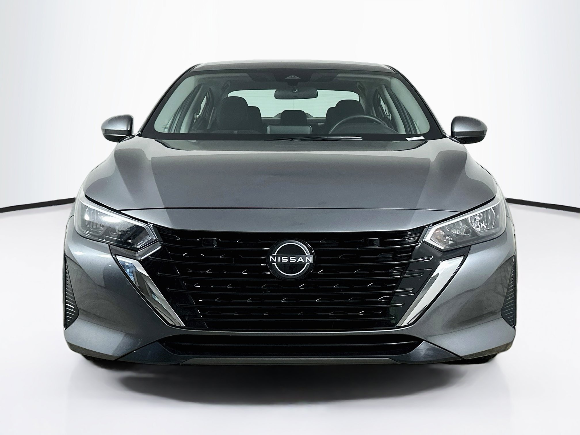 Used 2025 Nissan Sentra SV FWD image 2