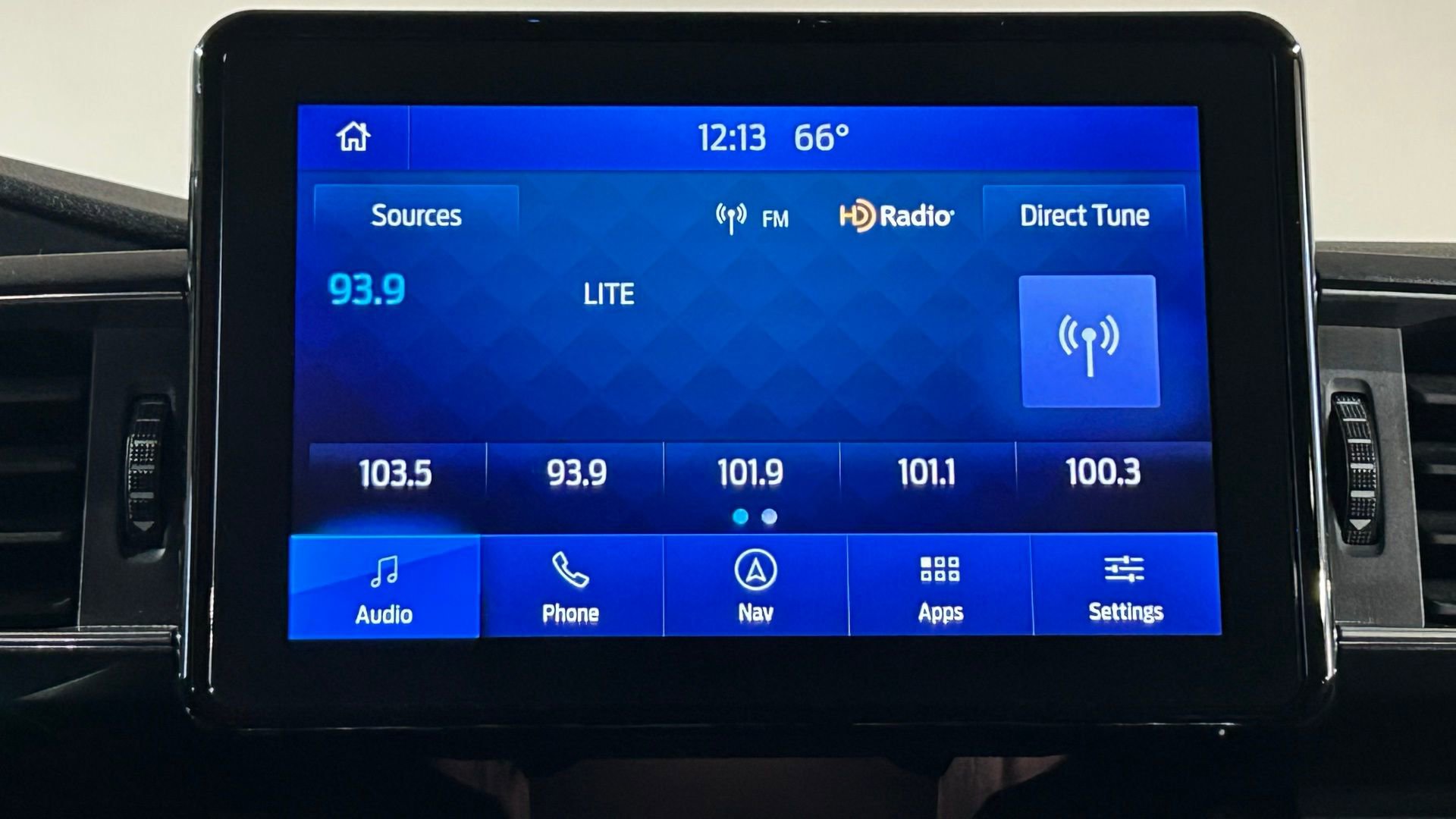 Used 2020 Ford Explorer Limited AWD/4WD image 97