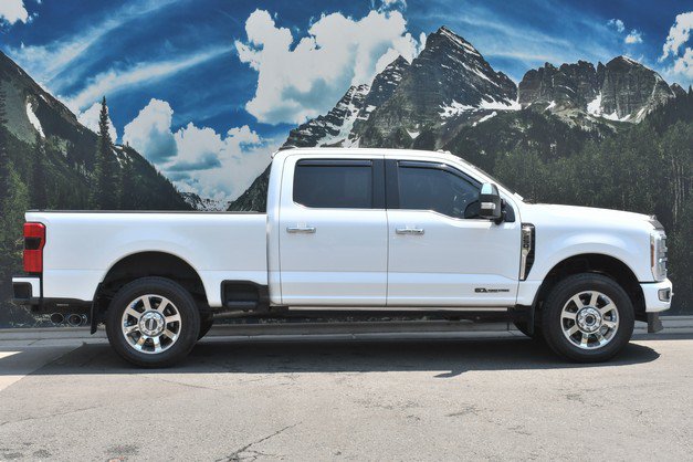 Used 2024 Ford F250 Platinum w/ FX4 Off-Road Package AWD/4WD image 2