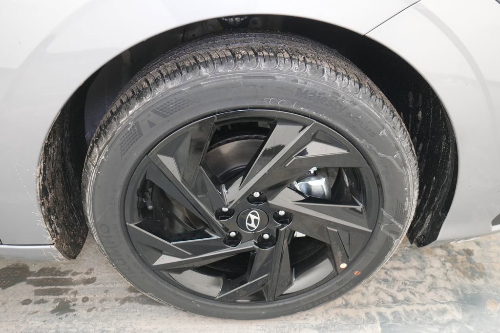 New 2026 Hyundai Elantra Sport image 11