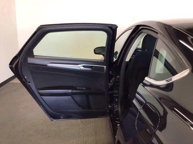 Used 2020 Ford Fusion SE FWD image 14