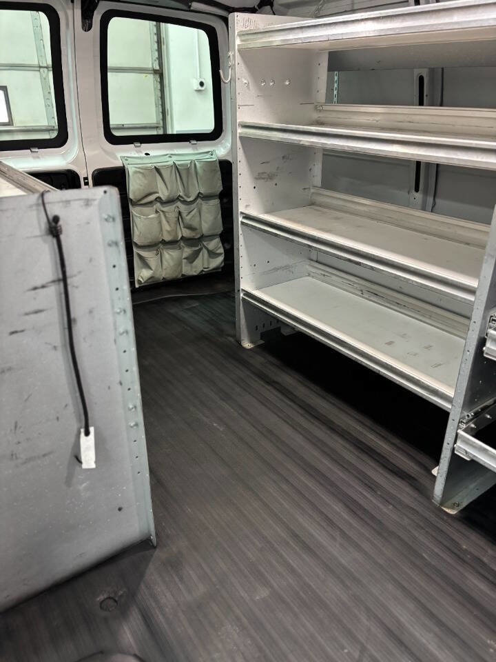 Used 2015 Chevrolet Express 2500 image 8