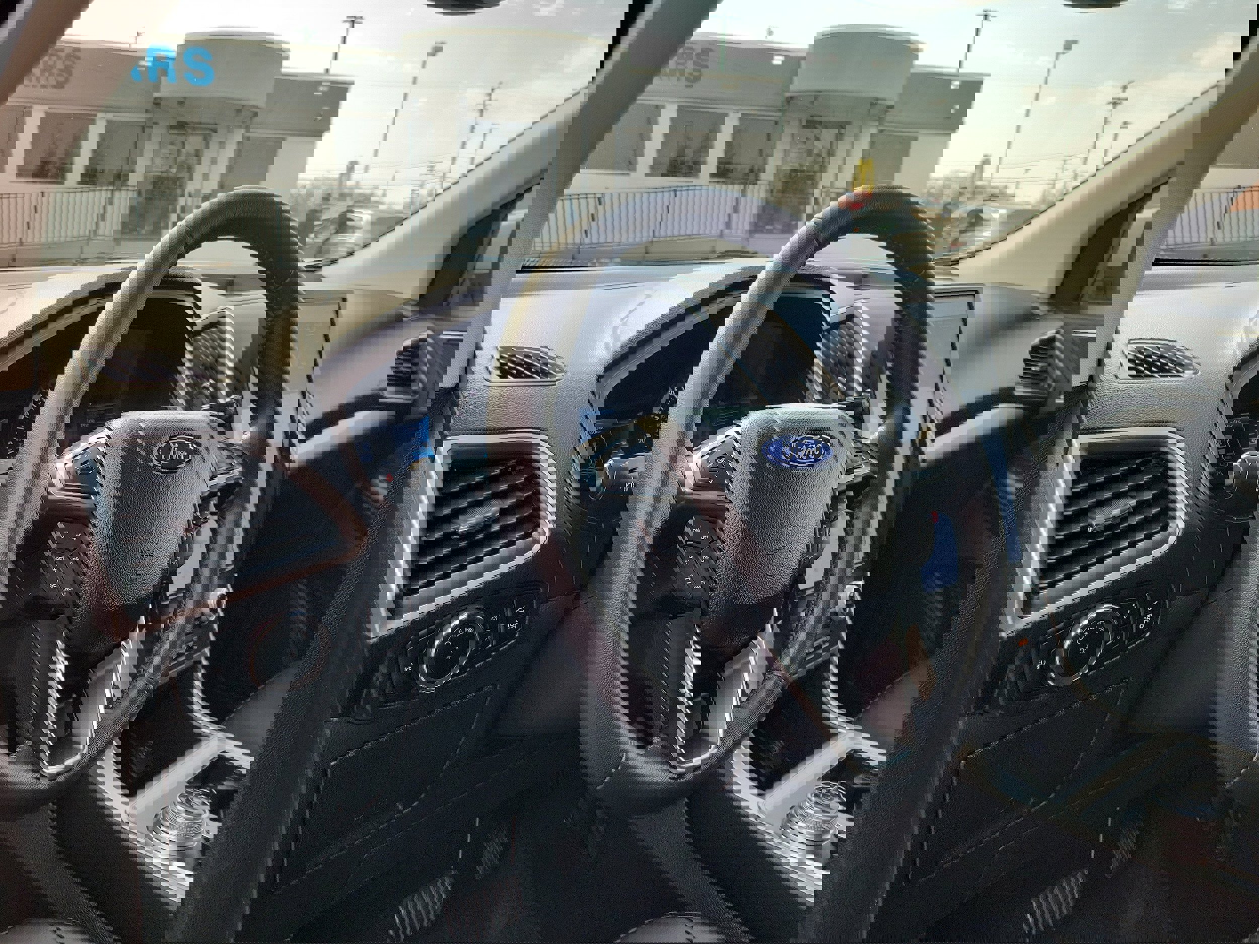 Used 2024 Ford Edge SEL w/ Convenience Package image 21