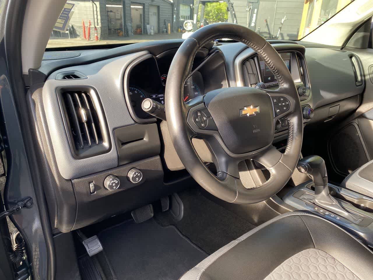 Used 2015 Chevrolet Colorado Z71 AWD/4WD image 2