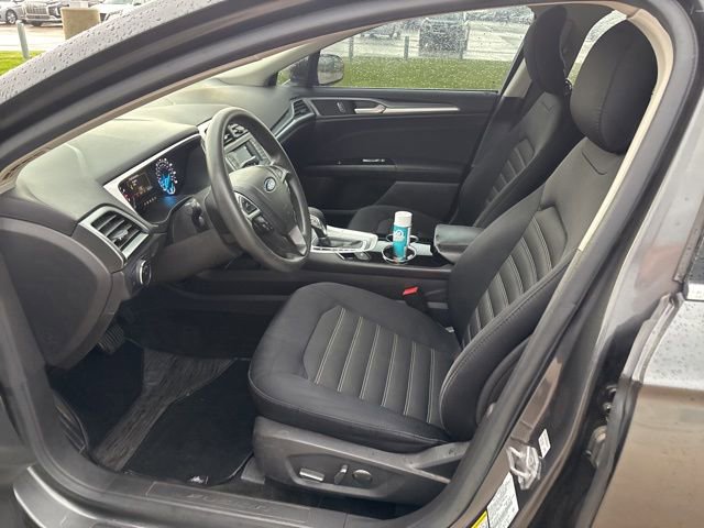 Used 2015 Ford Fusion SE FWD image 6