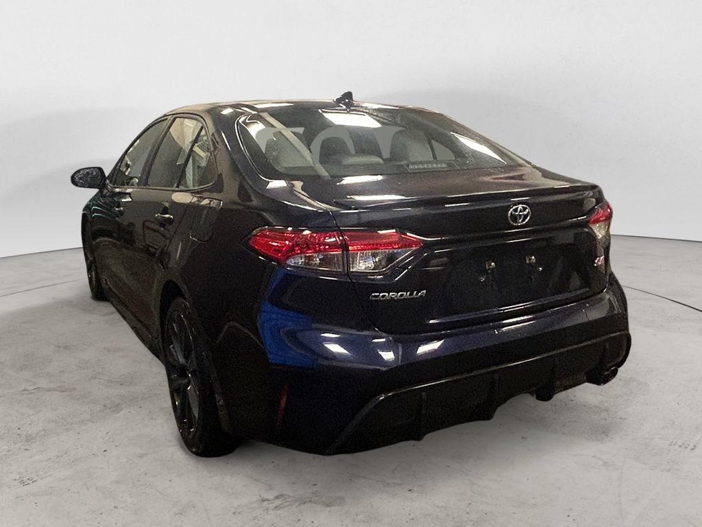 Used 2024 Toyota Corolla SE FWD image 3