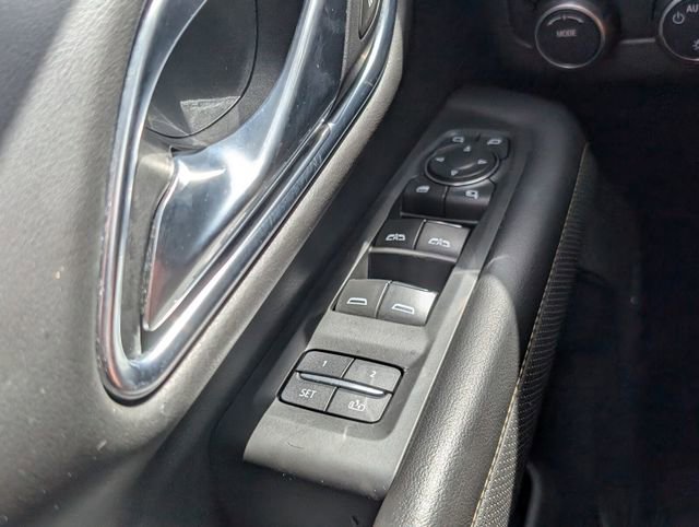 Used 2021 Chevrolet Suburban Premier w/ Premium Package image 38