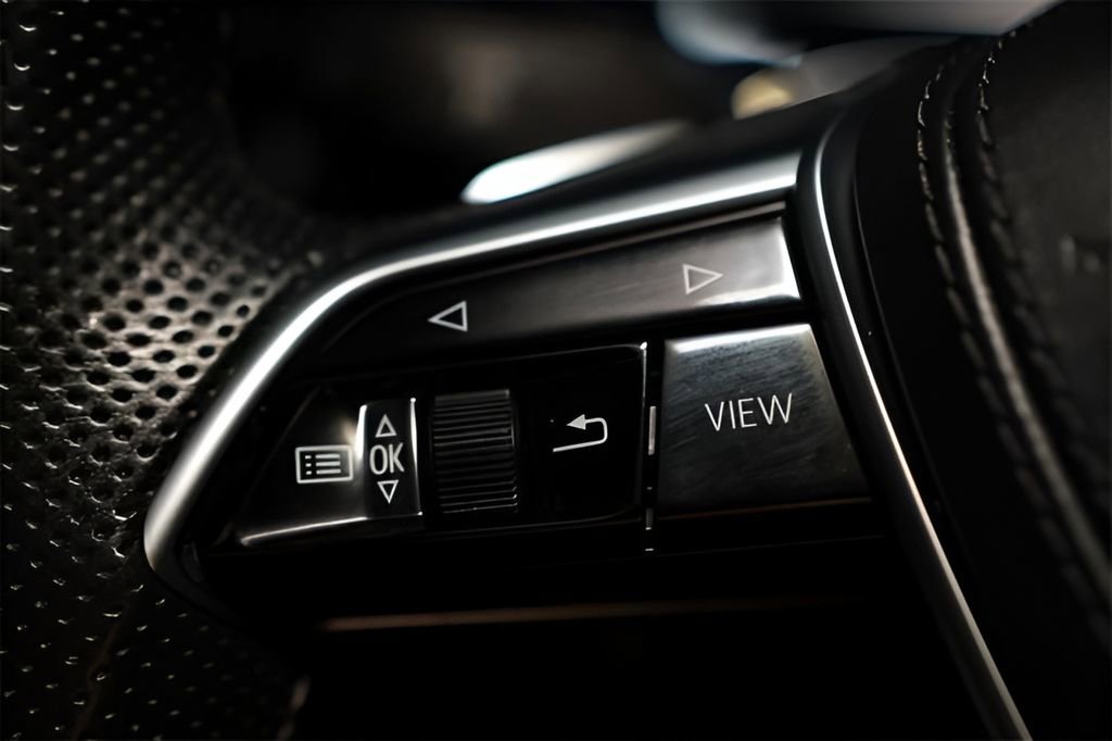 Used 2022 Audi S8 w/ S8 Executive Package image 41