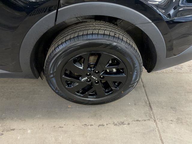 Used 2023 Kia Sorento S w/ Panoramic Sunroof Package image 8