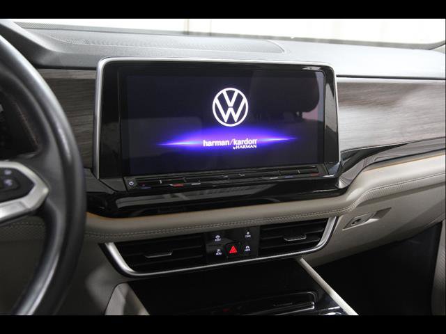 Certified 2024 Volkswagen Atlas SEL Premium R-Line image 10
