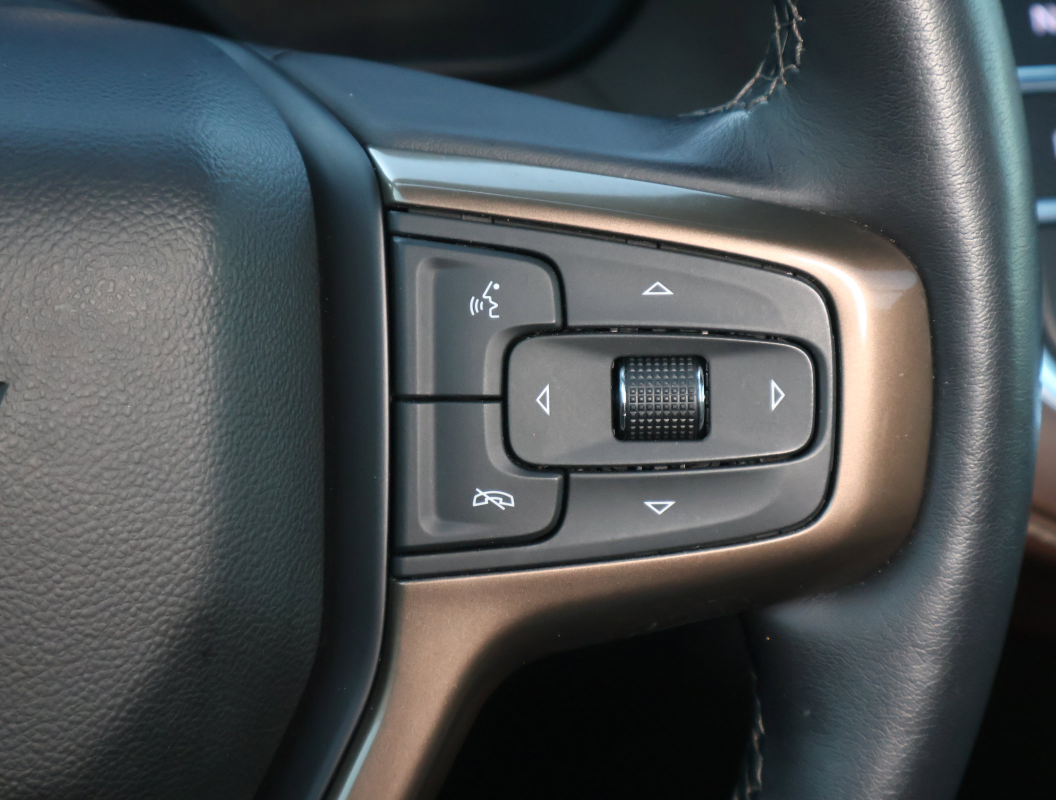 Used 2024 Chevrolet Tahoe High Country w/ Advanced Technology Package image 17