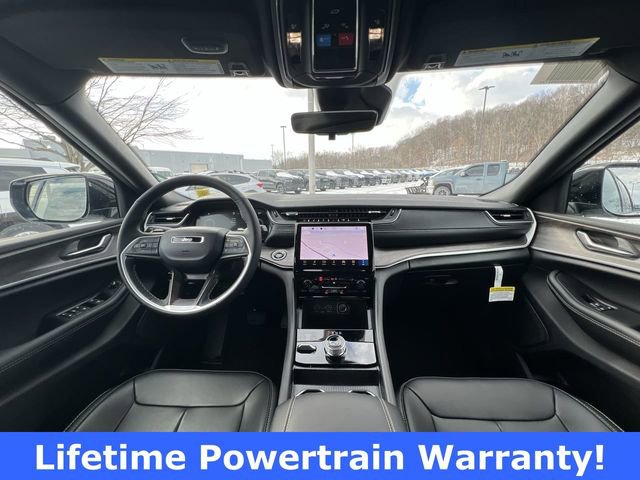 New 2025 Jeep Grand Cherokee Limited w/ Black Appearance Package image 14