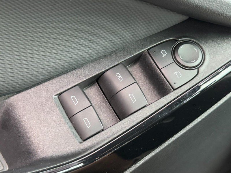 Used 2025 Chevrolet Equinox LT w/ Convenience Package II FWD image 22