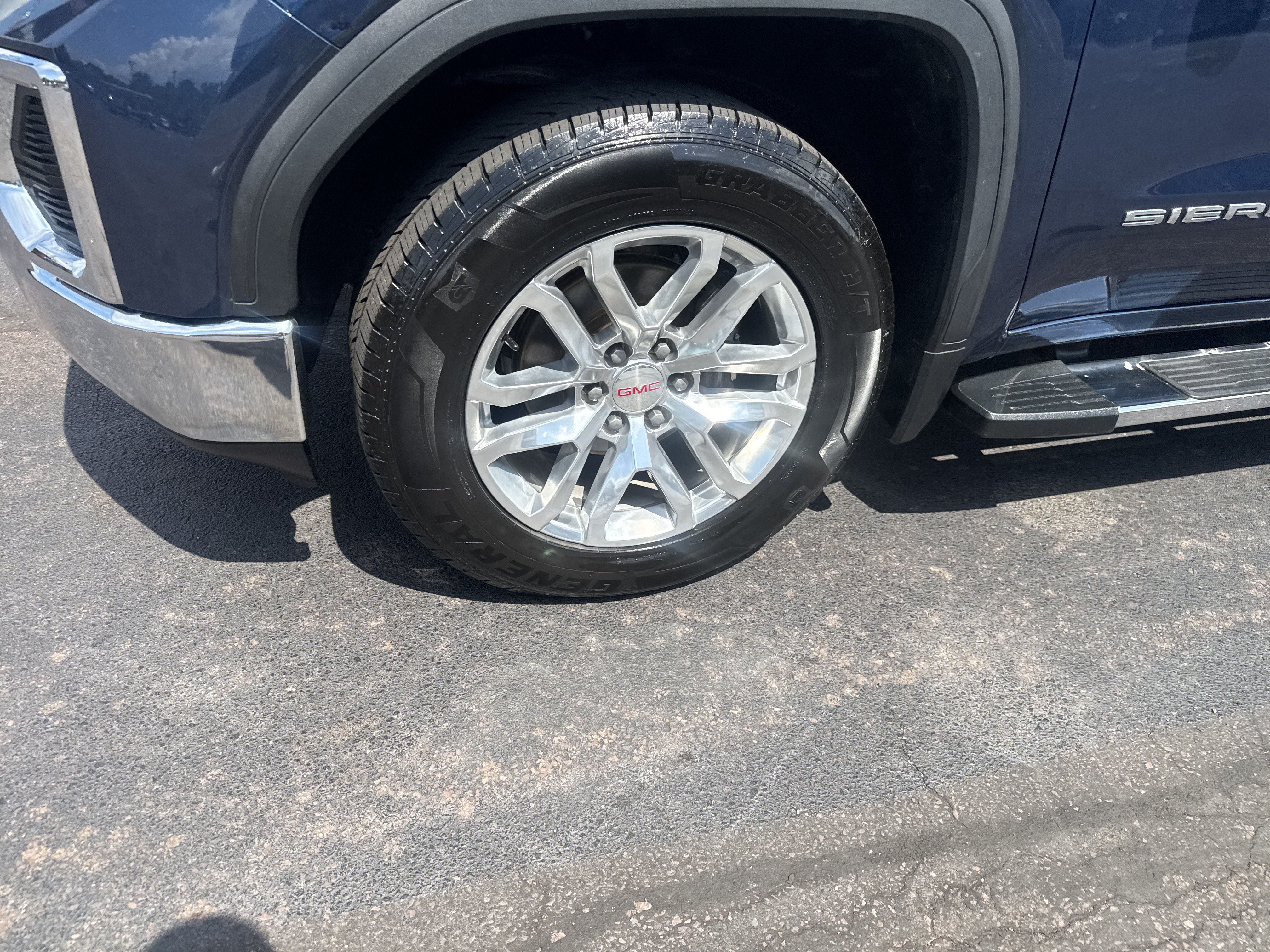 Used 2019 GMC Sierra 1500 SLT w/ SLT Premium Package AWD/4WD image 11