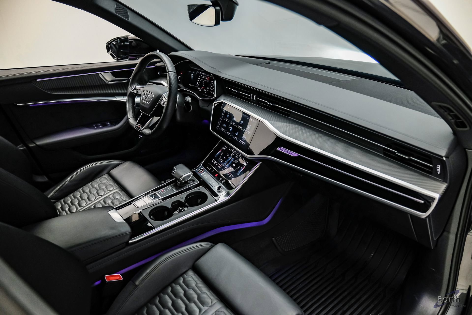 Used 2023 Audi RS 6 w/ Black Optic Package image 55