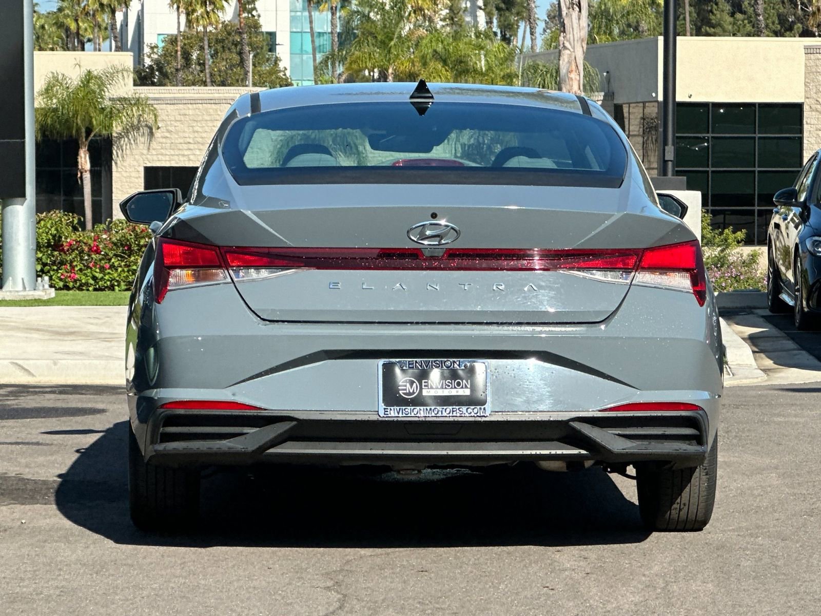 Used 2021 Hyundai Elantra SE image 4