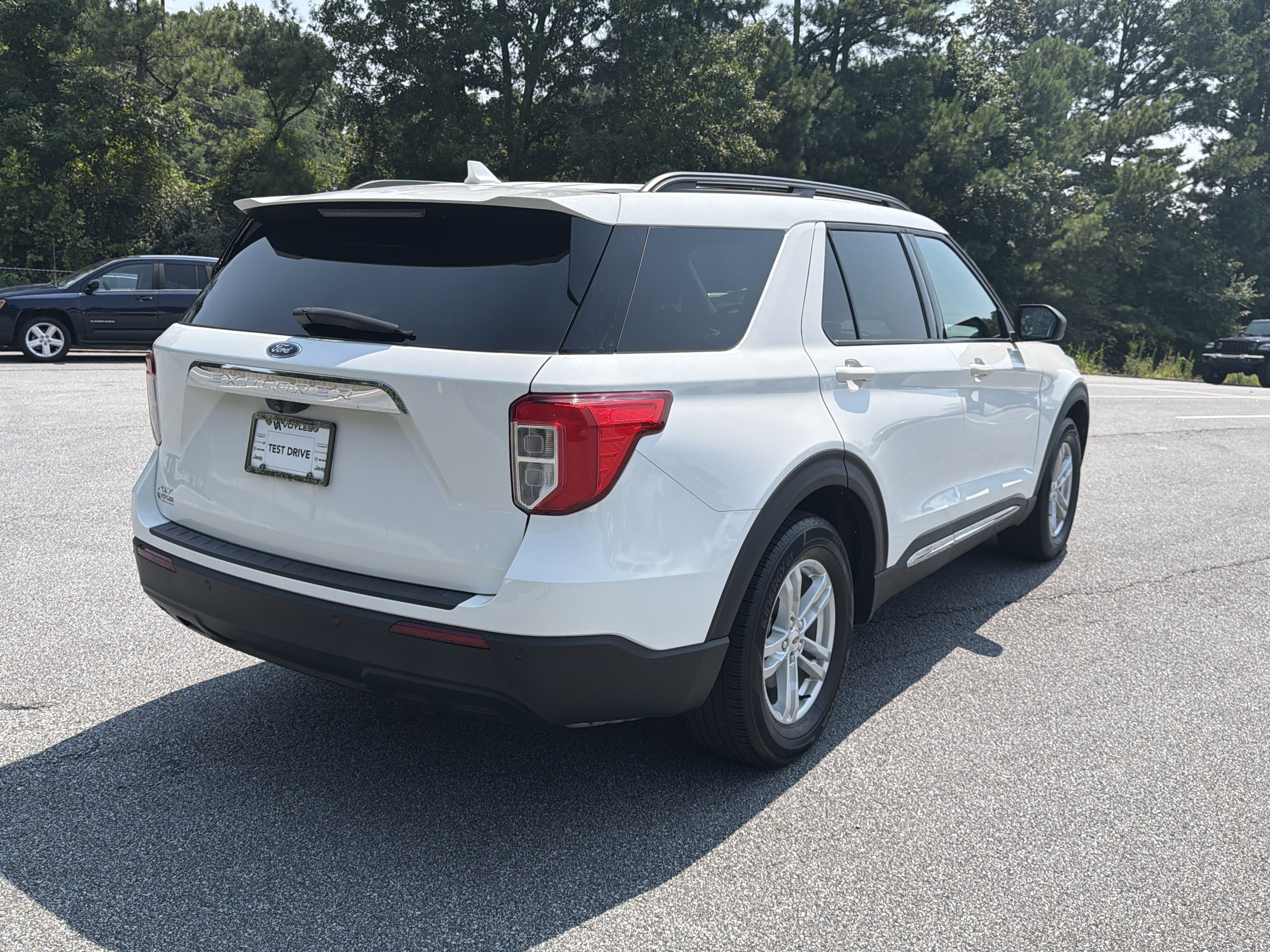 Used 2022 Ford Explorer XLT RWD image 8