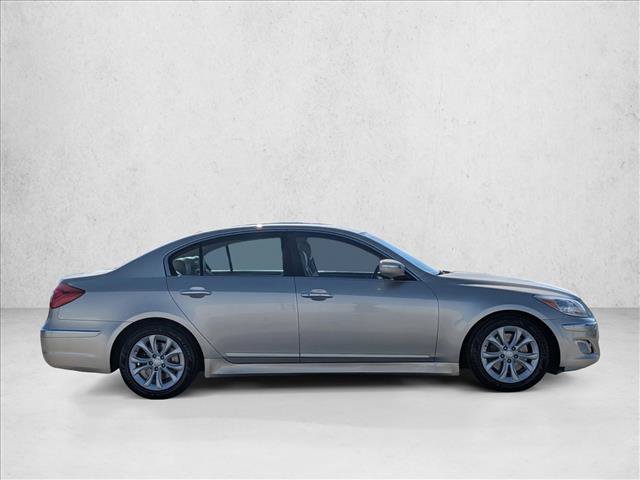 Used 2012 Hyundai Genesis 3.8 RWD image 4