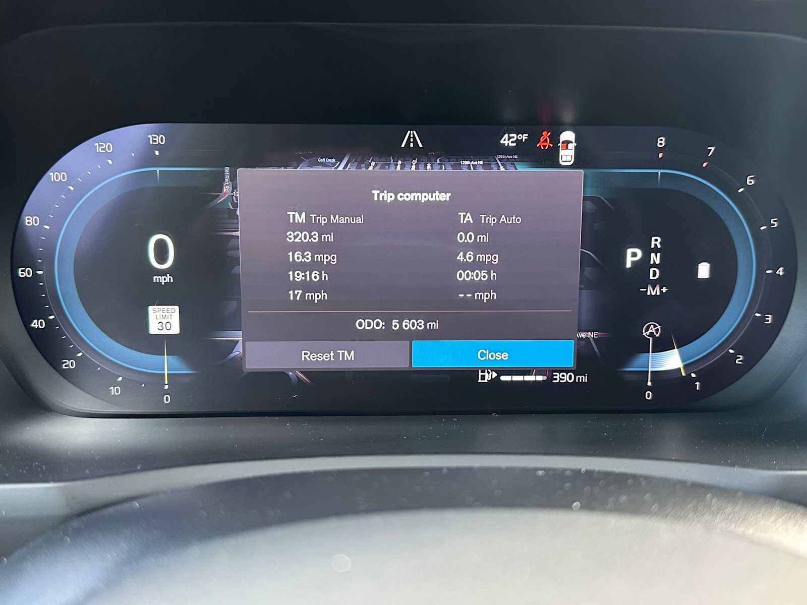 Used 2025 Volvo XC90 B6 Ultra w/ Lounge Package image 26