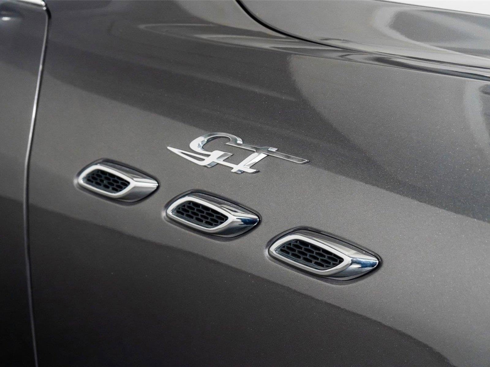 Used 2022 Maserati Levante GT AWD/4WD image 18