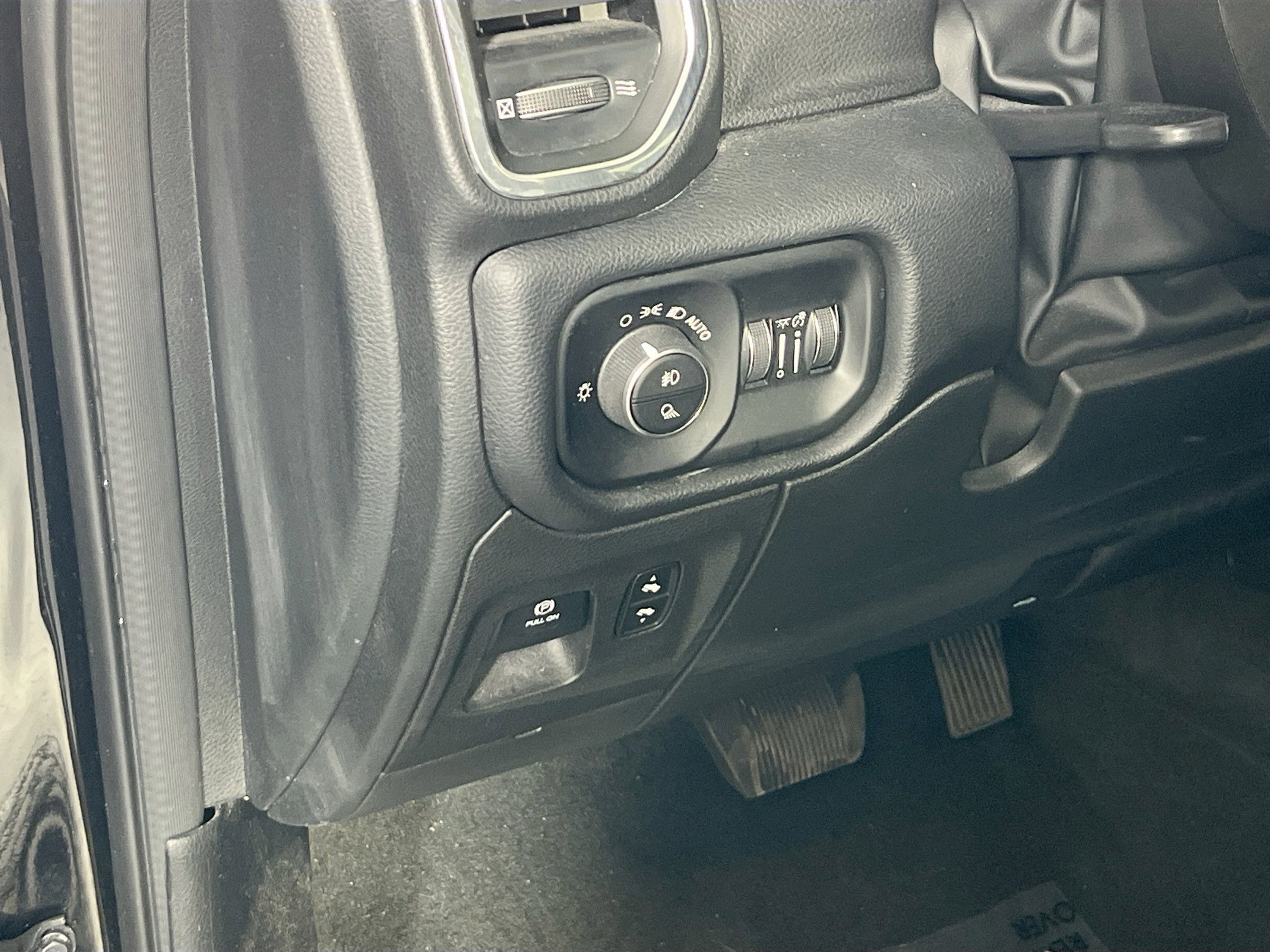 Used 2022 RAM 1500 Laramie image 10