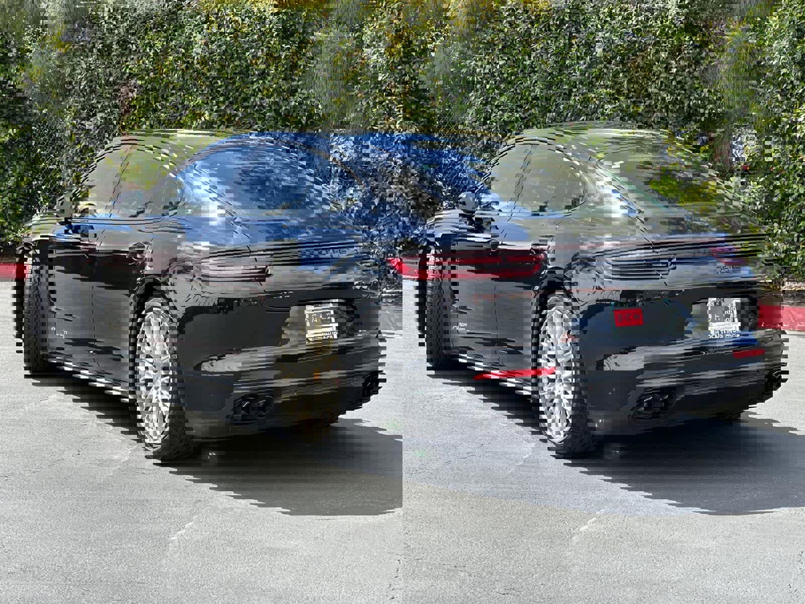 Used 2020 Porsche Panamera 4 image 4