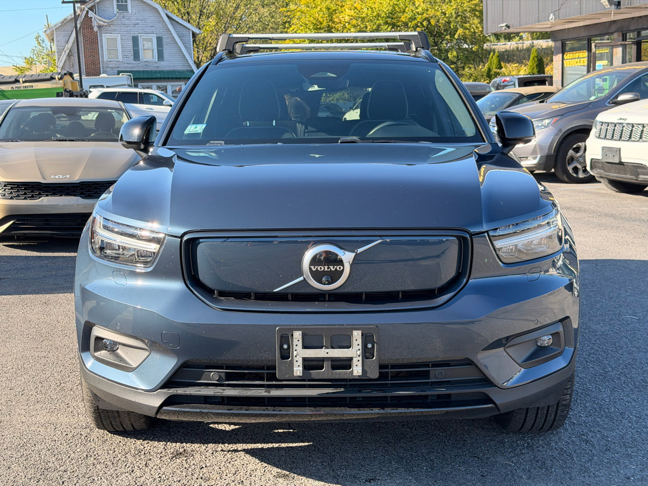 Used 2022 Volvo XC40 P8 Recharge Plus image 2