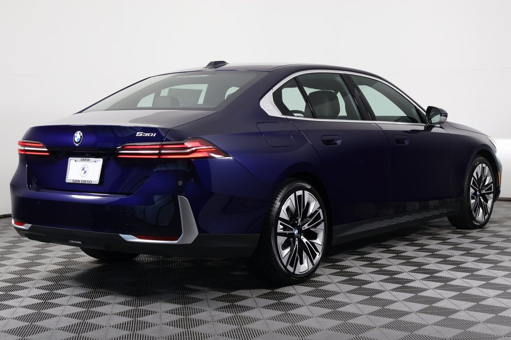 New 2027 BMW 530i w/ Premium Package RWD image 2