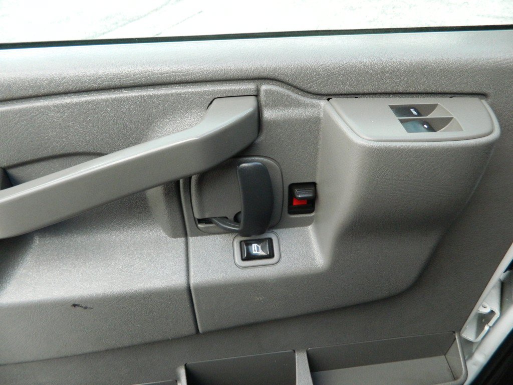Used 2019 Chevrolet Express 2500 w/ Communications Package RWD image 18