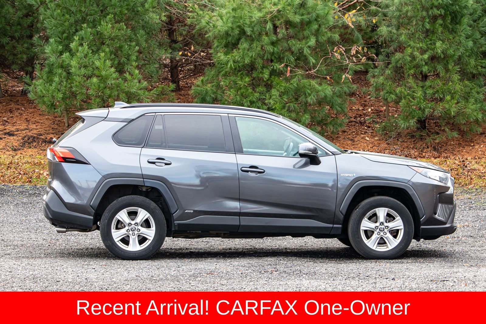 Used 2021 Toyota RAV4 LE image 10