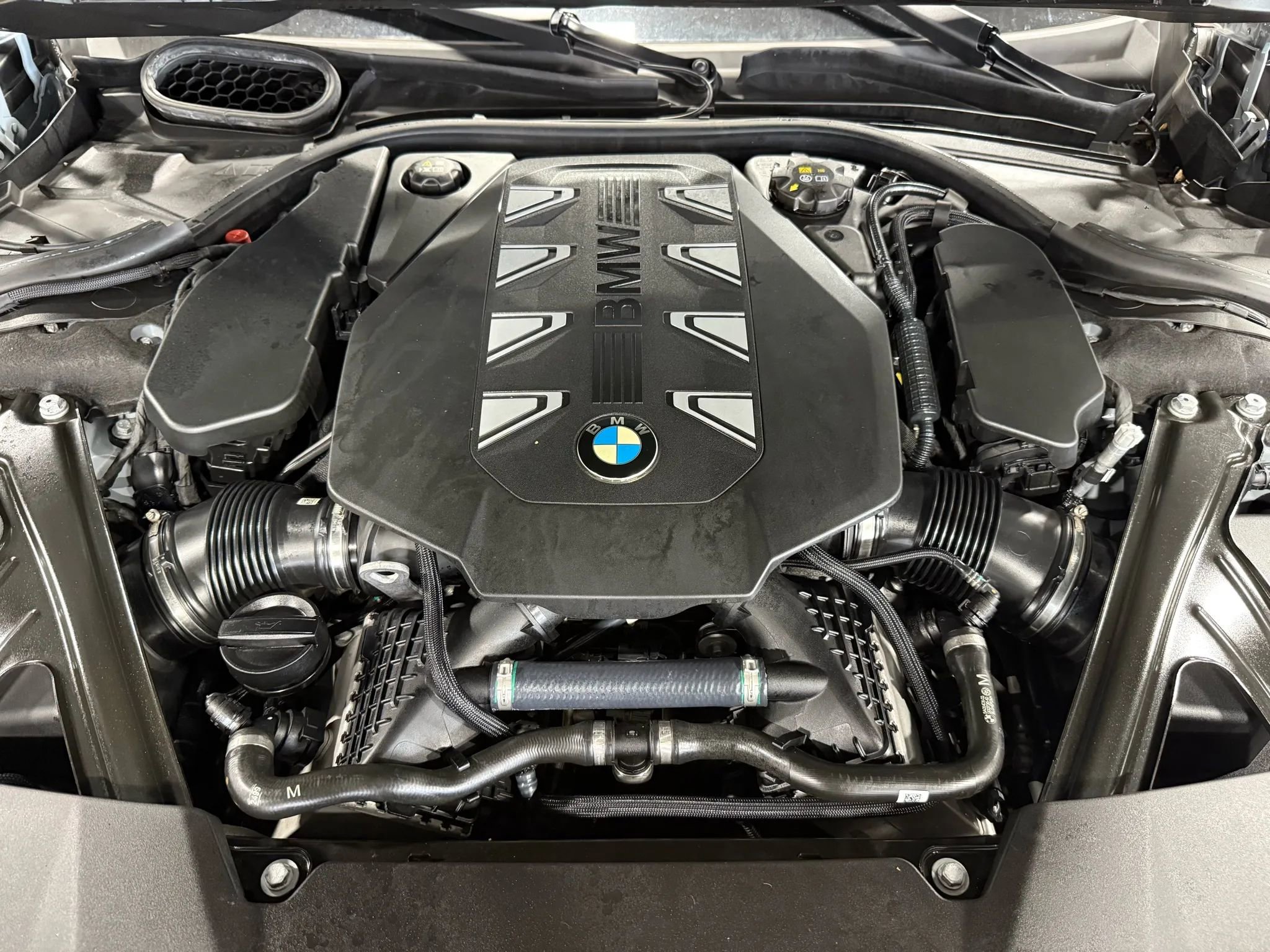 Used 2023 BMW 760i xDrive w/ Luxury Rear Seating Package image 37