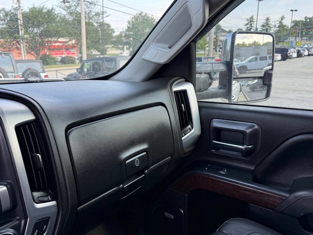 Used 2019 GMC Sierra 2500 SLT w/ Duramax Plus Package AWD/4WD image 22
