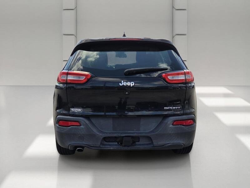 Used 2014 Jeep Cherokee Sport w/ Trailer Tow Group FWD image 4
