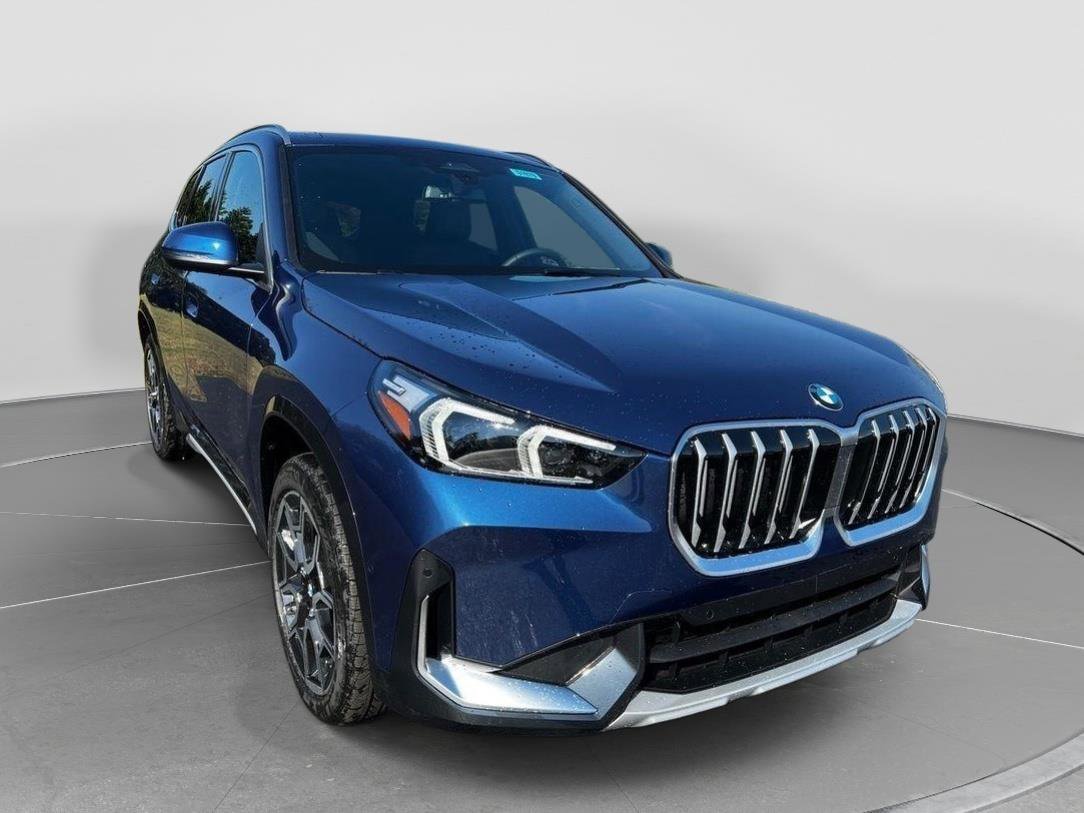 Certified 2025 BMW X1 xDrive28i w/ Convenience Package AWD/4WD image 3