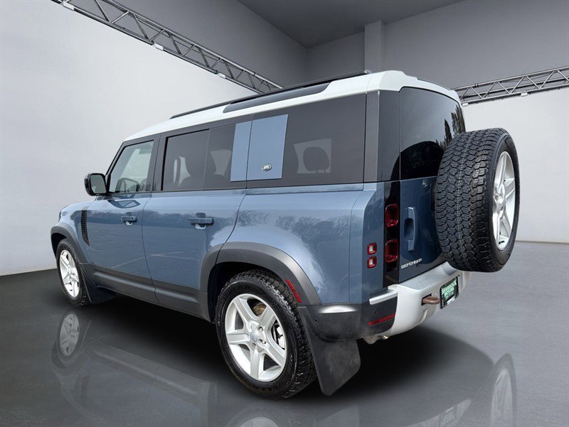Used 2023 Land Rover Defender 110 SE image 5
