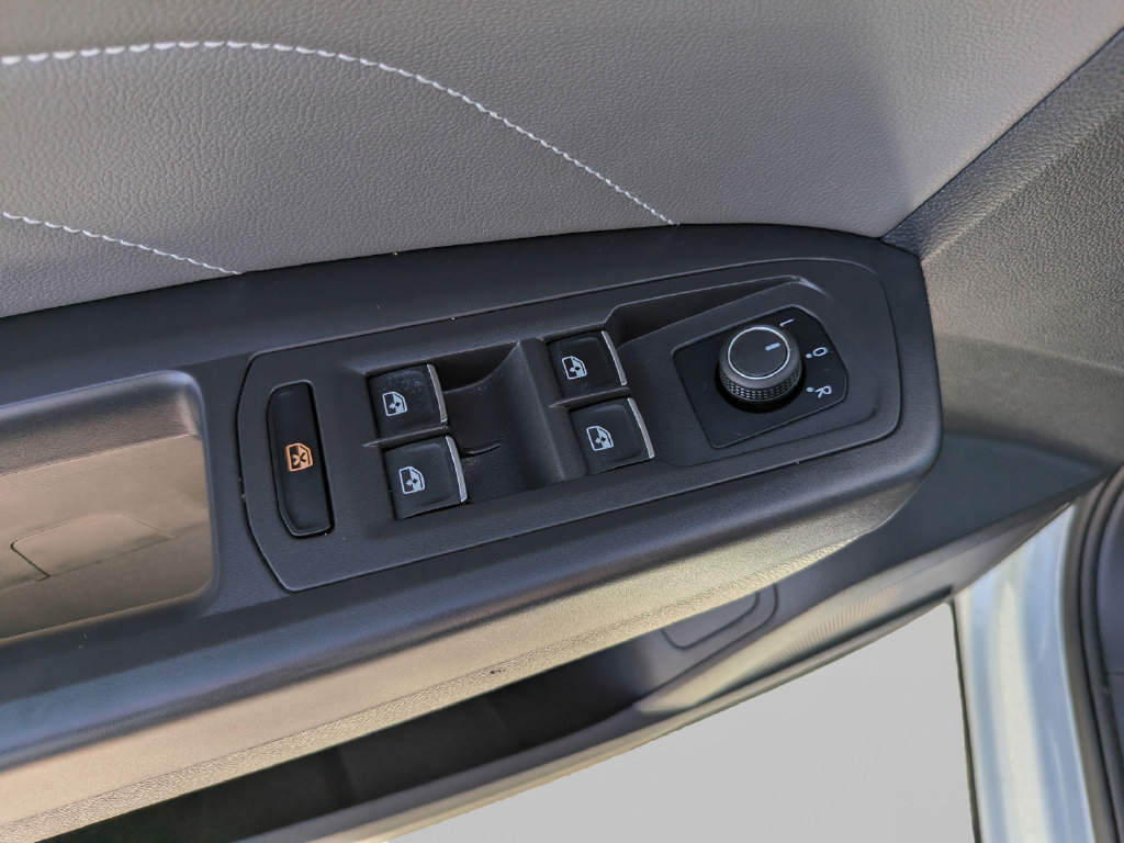 Certified 2023 Volkswagen Atlas SE w/ Panoramic Sunroof Package FWD image 19