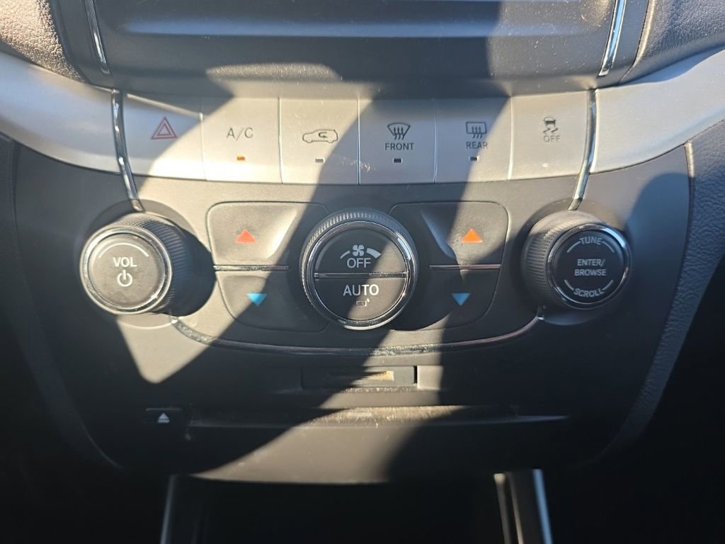 Used 2011 Dodge Journey Mainstreet w/ Sound Group image 28