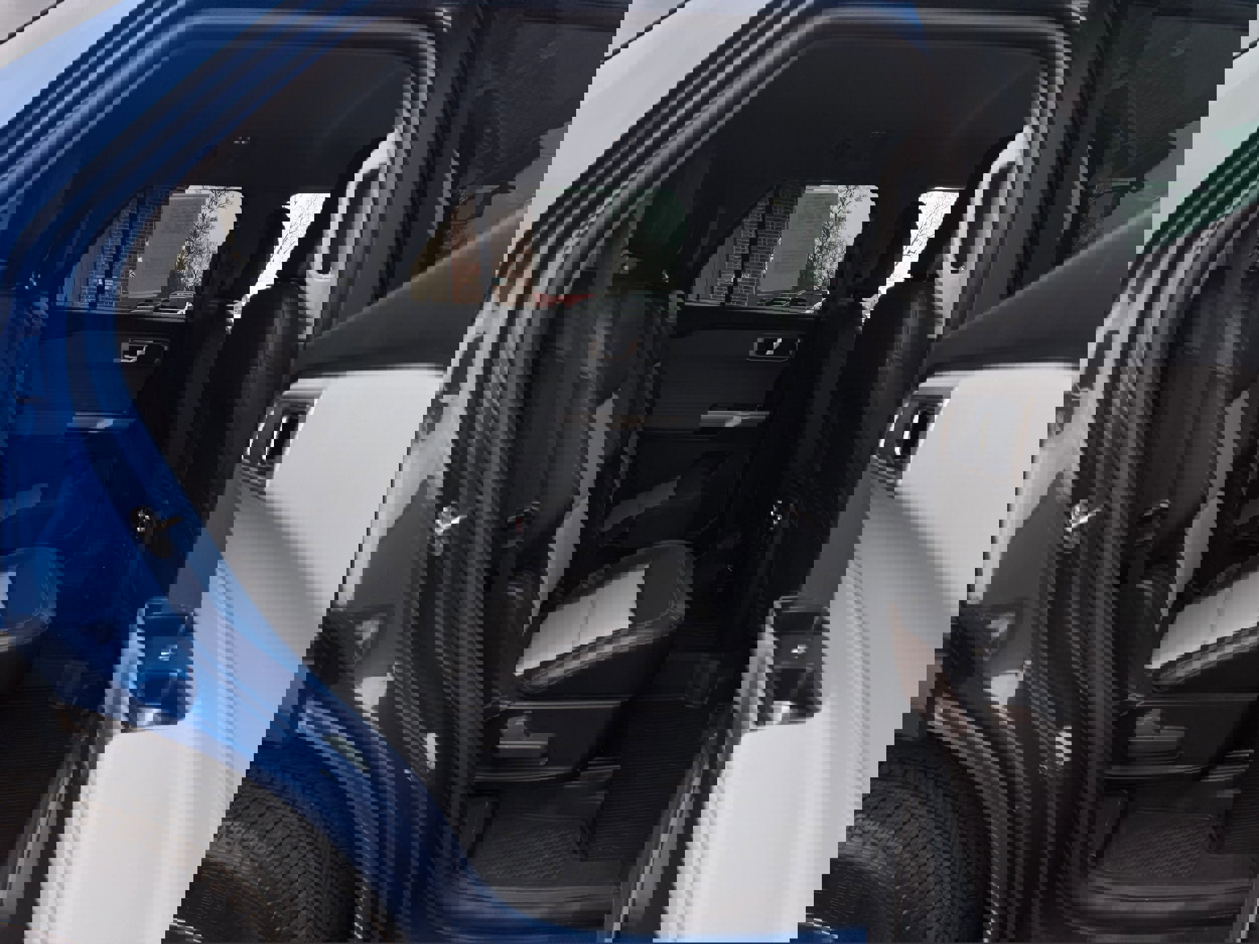 Used 2023 Ford Explorer XLT w/ Equipment Group 202A image 15