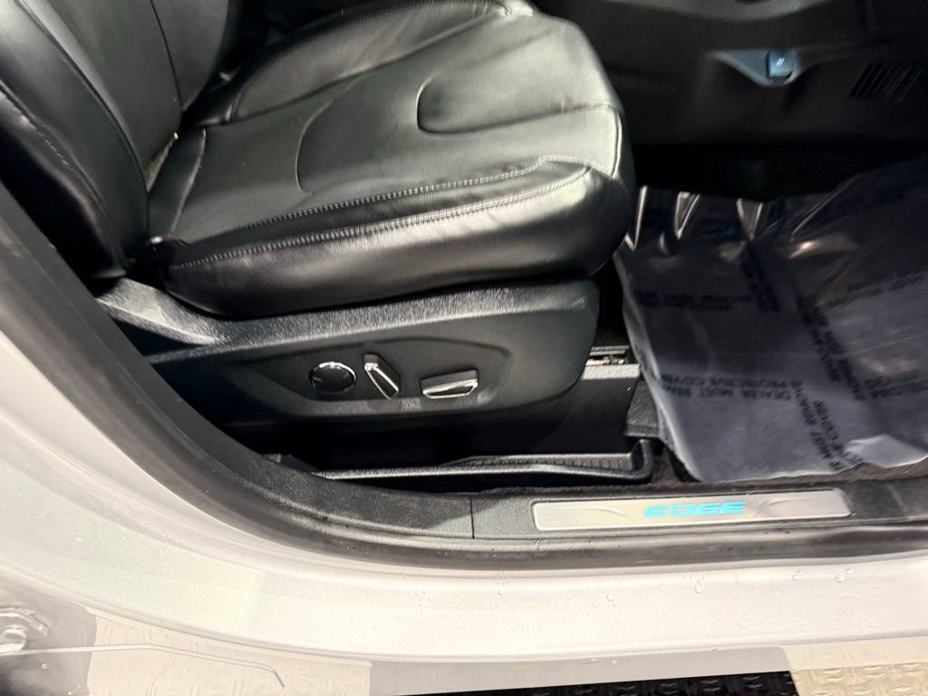 Used 2017 Ford Edge Titanium w/ Equipment Group 301A image 23