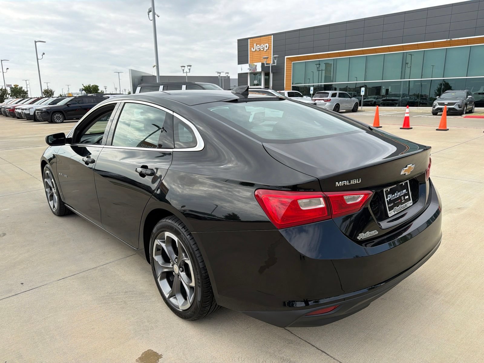 Used 2023 Chevrolet Malibu LT FWD image 3