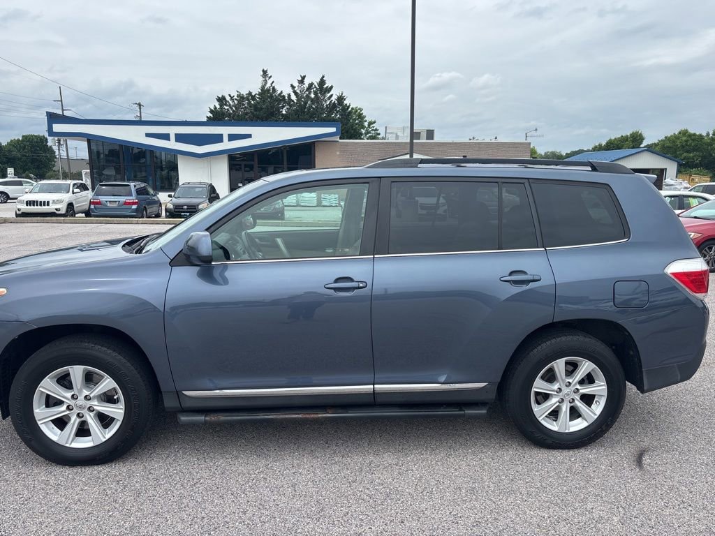Used 2011 Toyota Highlander SE w/ Tow Pkg AWD/4WD image 8