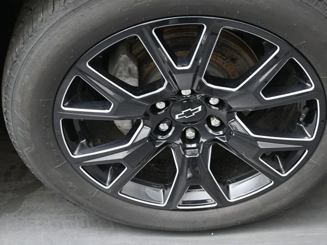 Used 2024 Chevrolet Tahoe Premier AWD/4WD image 32