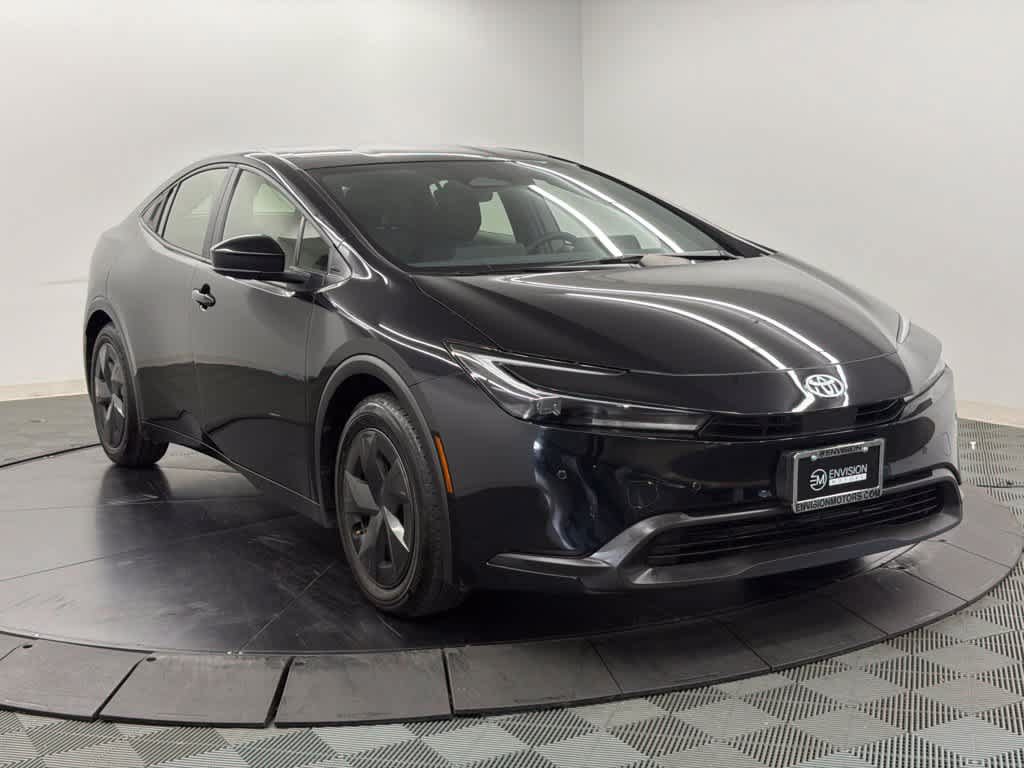 Used 2026 Toyota Prius LE FWD image 8