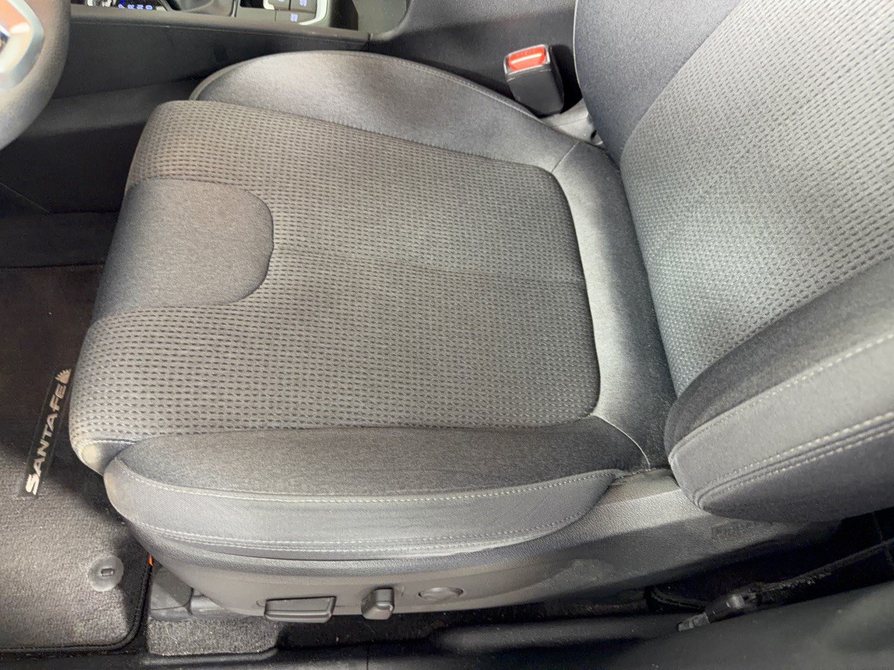 Used 2019 Hyundai Santa Fe SEL FWD image 16