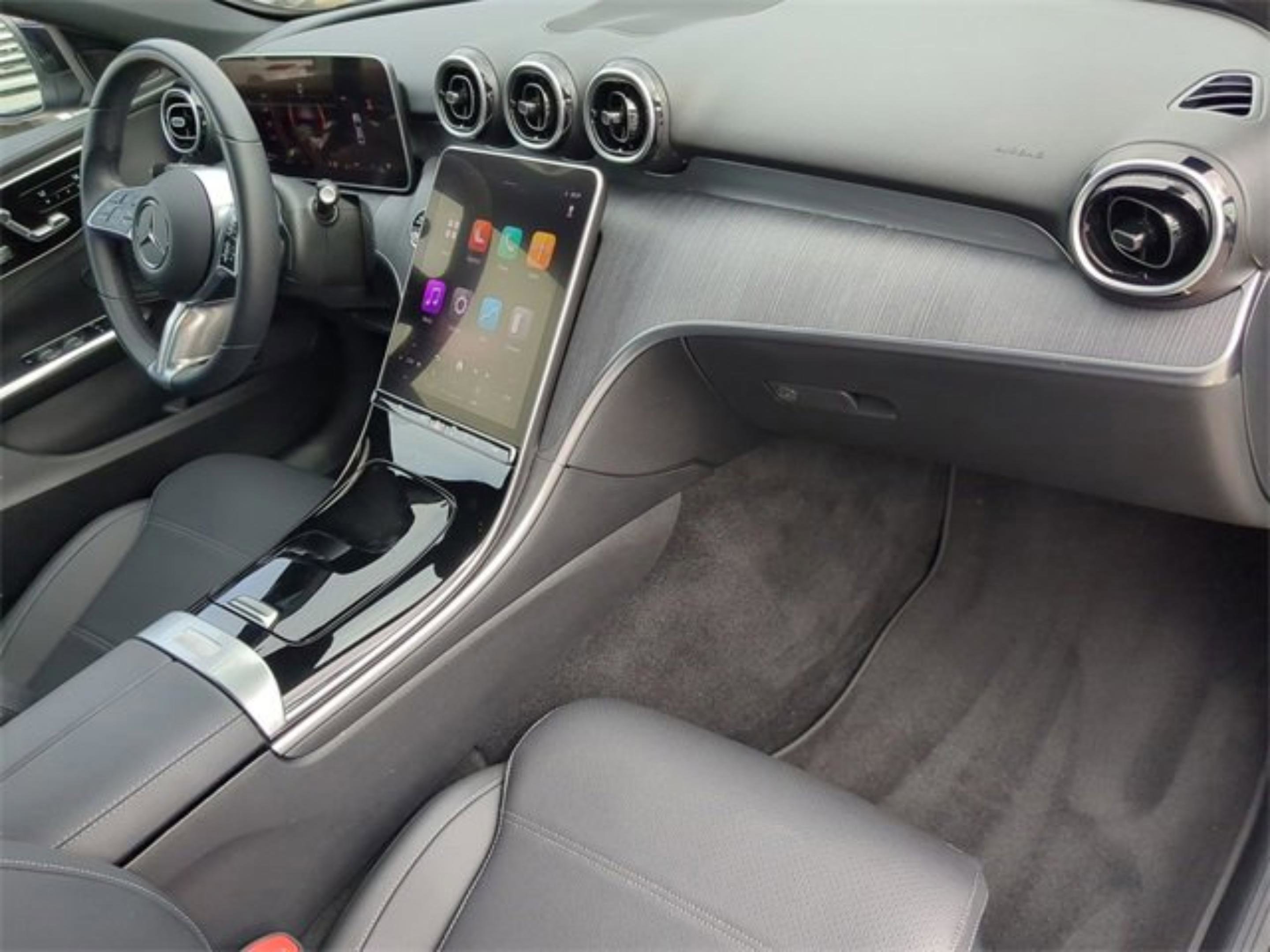 Used 2025 Mercedes-Benz C 300 Sedan image 35