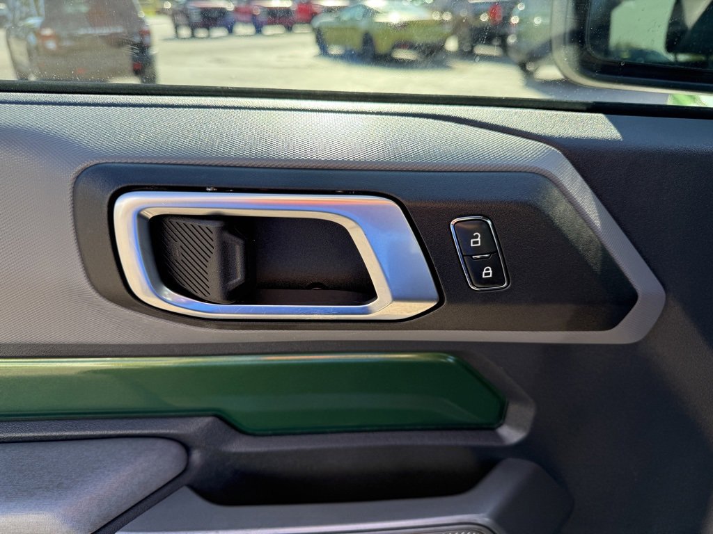 Used 2022 Ford Bronco Black Diamond image 16